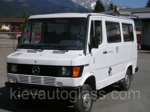 Лобове скло на MERCEDES W601 207-307