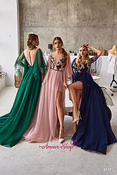 Довгий вечірній атласне плаття з розрізом і рукавами