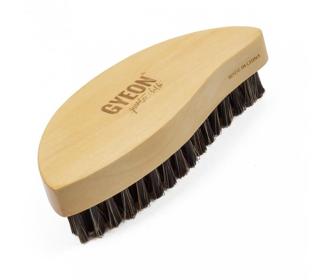 Gyeon Q²M Leather Brush - Щітка з натурального кінського ворсу для чищення шкіри