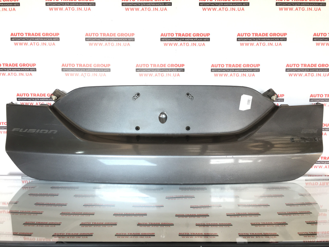 Накладка кришки багажника під номер Ford Fusion USA оригінал б/у HS7Z-54423A42-AA