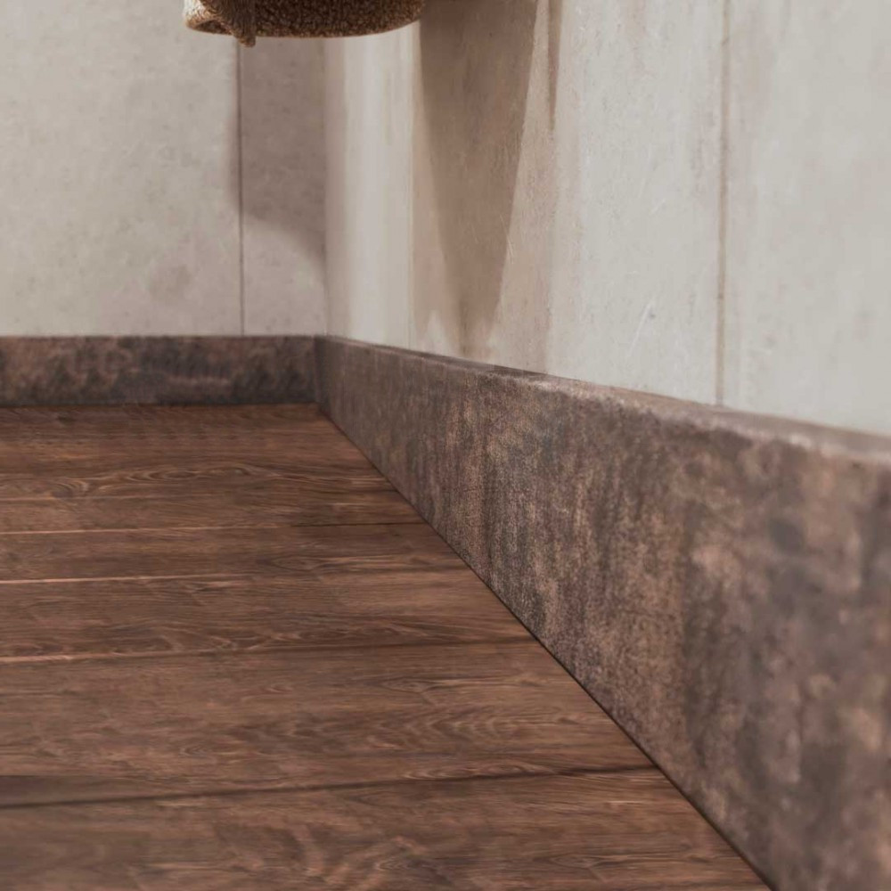 Плінтус удароміцний Cezar ELEGANCE LPC-23-L117 із дюрополімеру, висота 68.4 мм. Коричнева шкіра, фото 1