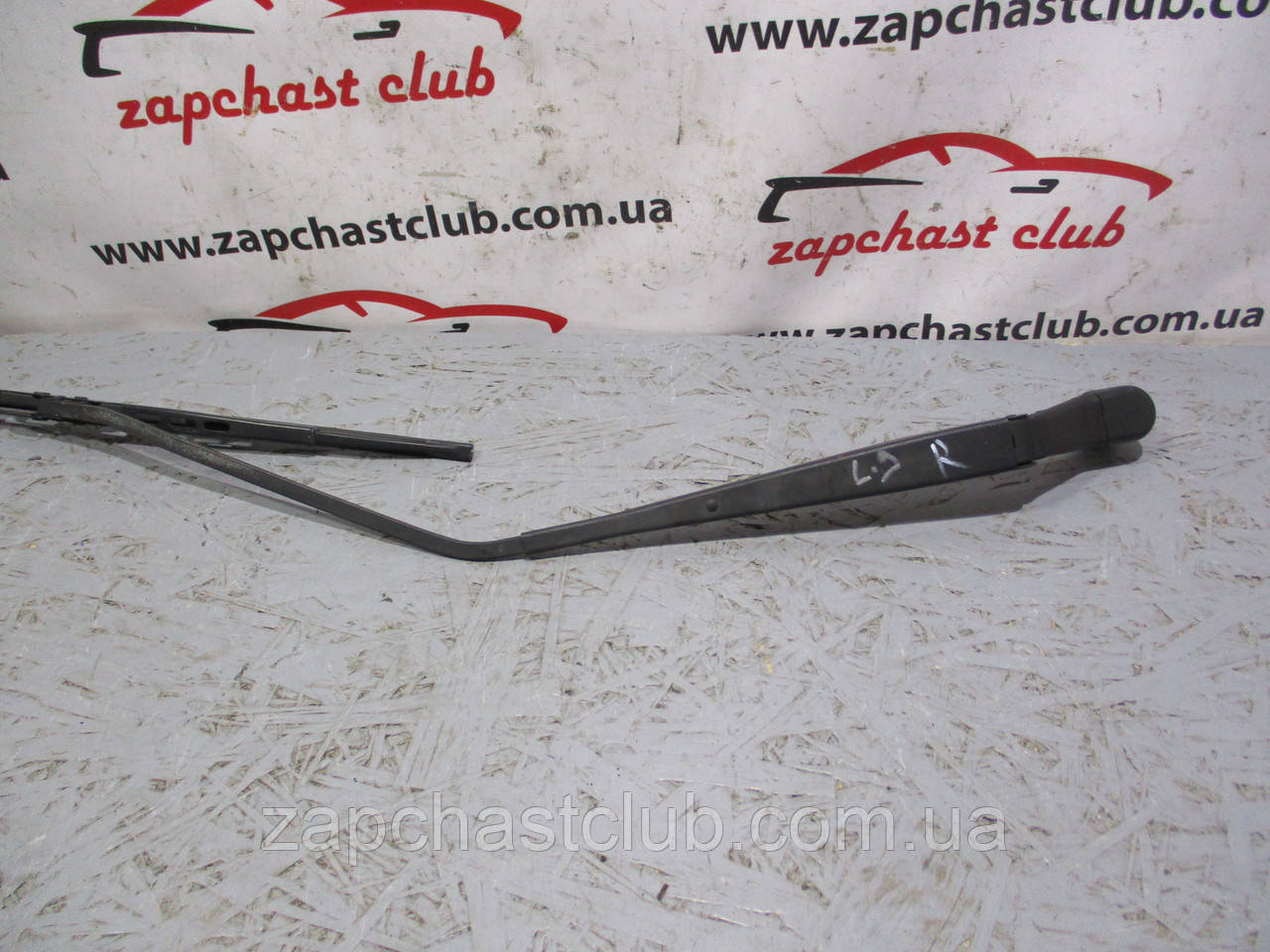 Тримач двірників правий (щіткотримач) пасажирський MR971004 994745 Lancer 9 Mitsubishi, фото 1