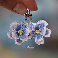 Блакитні сережки ручної роботи з квітами "Блакитні фіалки"