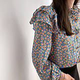 Красива блузка жіноча в ретро стилі з рюшами легка з квітами, фото 5