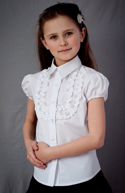 Шкільна ошатна блузка Світ блуз на короткий рукав мод. 2060