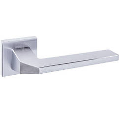 Ручка на квадратній розеті Yalis BJ79-222-MSC матовий хром