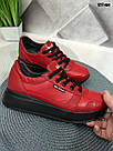 Червоні шкіряні жіночі кросівки, фото 3