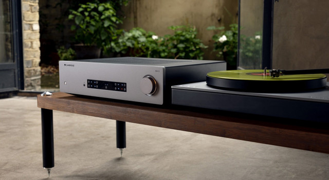 Cambridge Audio CXA81 інтегральний стерео підсилювач