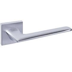 Ручка на квадратній розеті Yalis BJ79-241-MSC матовий хром