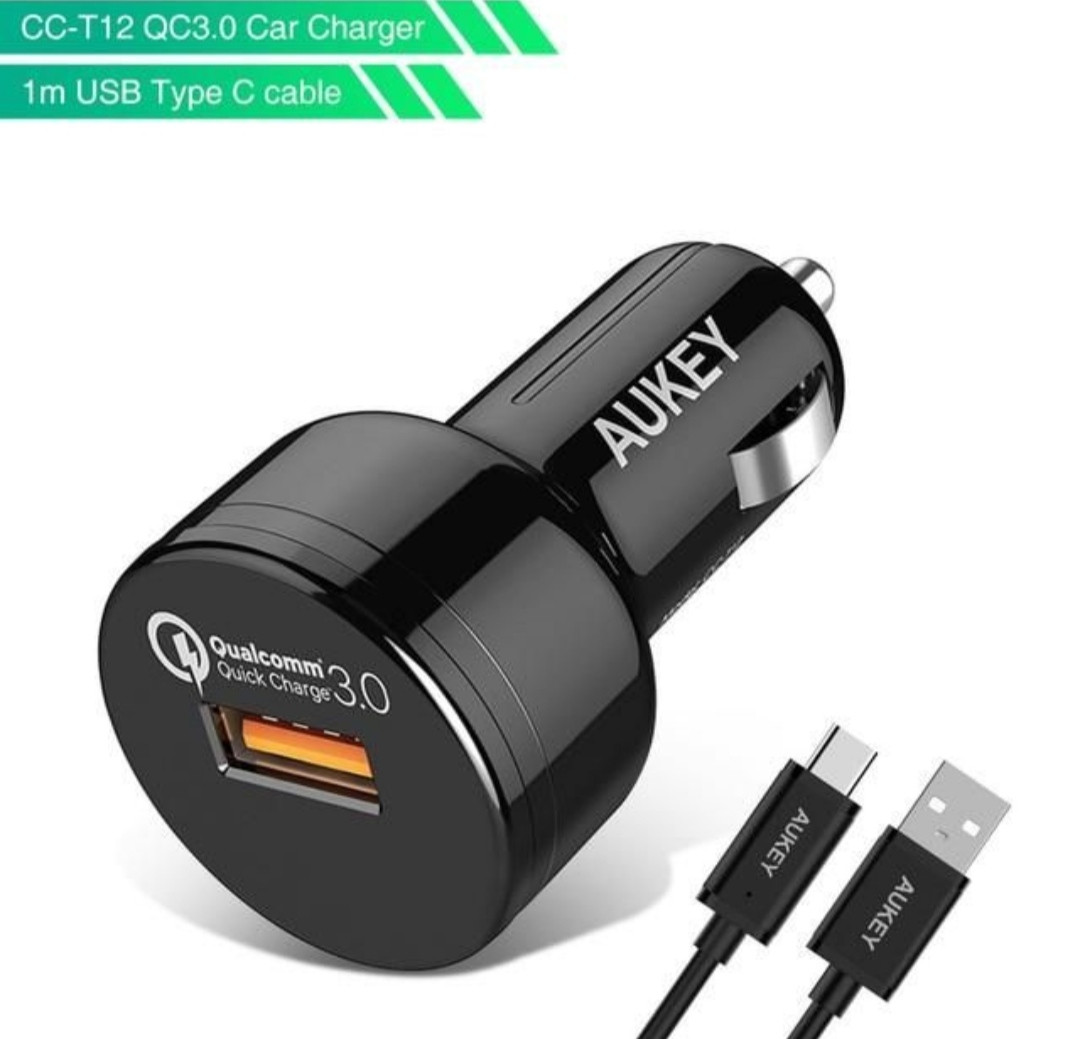 Зарядка в штатне місце 4.2 A два порти USB вольтметр TOYOTA універсальна