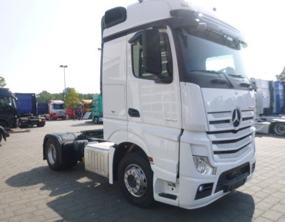Тягач Mercedes-Benz ACTROS 1845 LS 4x2