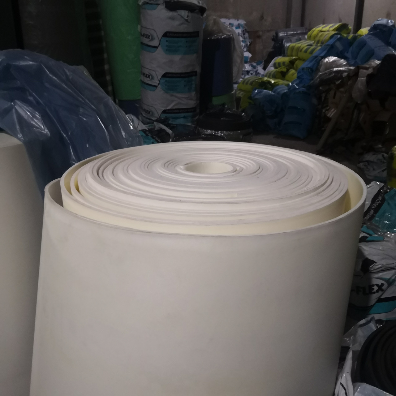 Физически сшитый вспененный полиэтилен 2 мм 33 кг/м³ белый (ширина 1,5 м) - фото 3 - id-p43956199