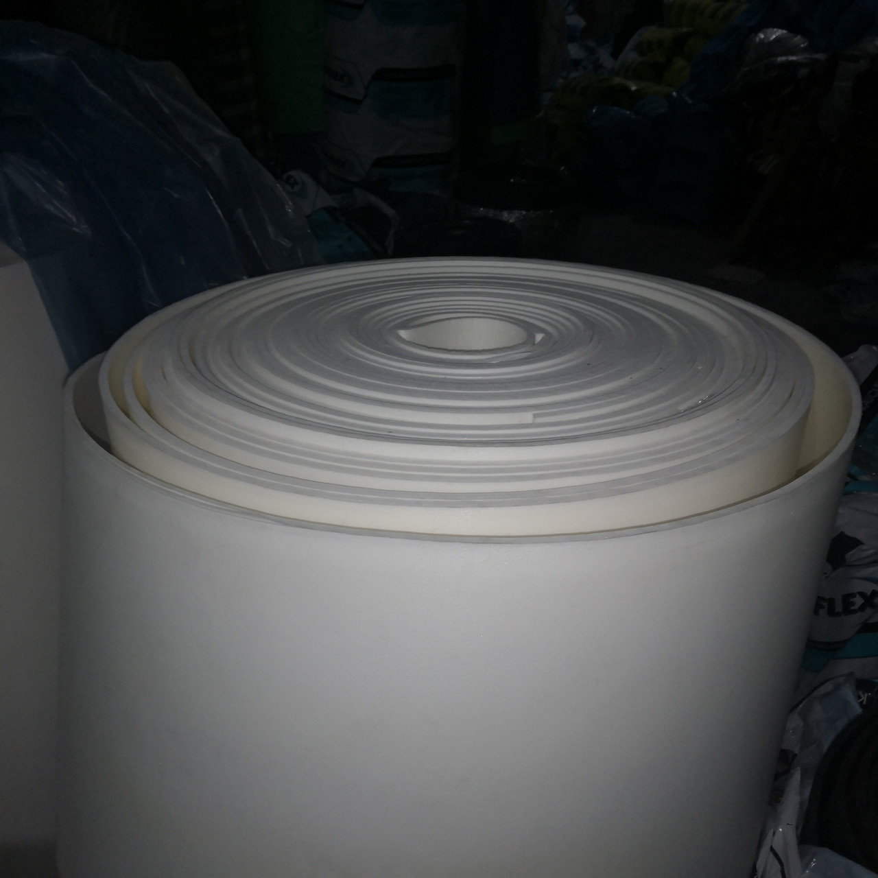 Физически сшитый вспененный полиэтилен 2 мм 33 кг/м³ белый (ширина 1,5 м) - фото 2 - id-p43956199