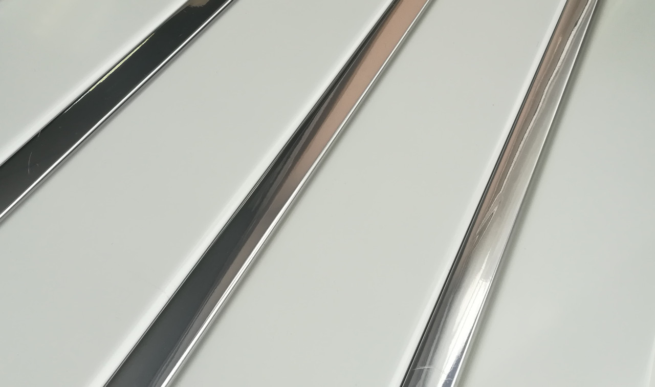 Реечный алюминиевый потолок Allux белый матовый - хром зеркальный комплект 120 см х 150 см - фото 1 - id-p1095061570