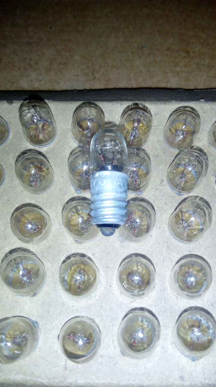 Лампа мініатюрна МН18-0,1 Цоколь E10/13 (10 шт. )  нові