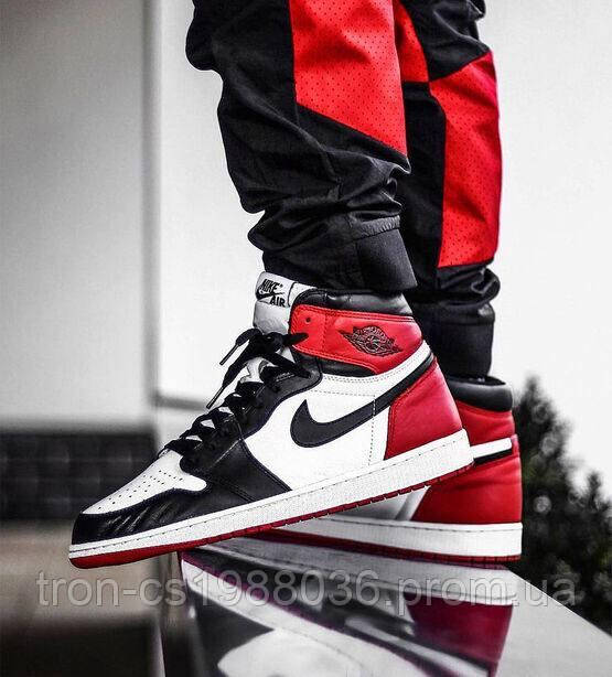 Кросівки Чоловічі Баскетбольні Nike Air Jordan 1 Retro High OG "Chicago"