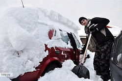 Очистимо машину від снігу Київ. Відкопаємо вашу машину від снігу