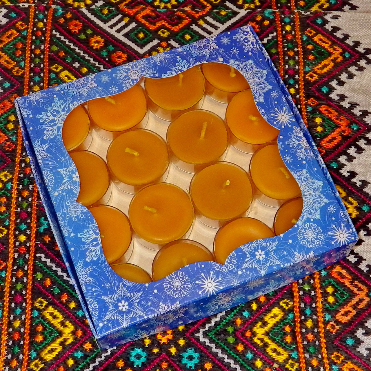 Подарунковий набір круглих чайних воскових свічок 15г (16шт.) в коробці Синій Сніг