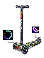 Самокат триколісний дитячий Scale Scooter Maxi MILITARY для дітей віком від 3-6 років до 60 кг Світяться колеса
