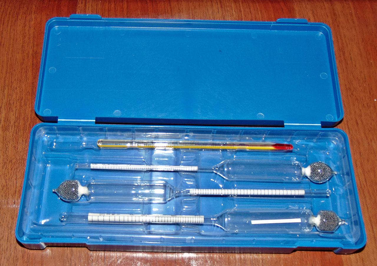 Набір ареометрів професійний 0-40, 40-70, 70-100% у пластиковому футлярі.