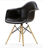 Пластикове крісло Тауер-Вуд чорне ніжки дерев'яні, фото 2