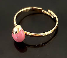 Каблучка з рожевою емаллю. Позолота. Є: 17р роз'єм