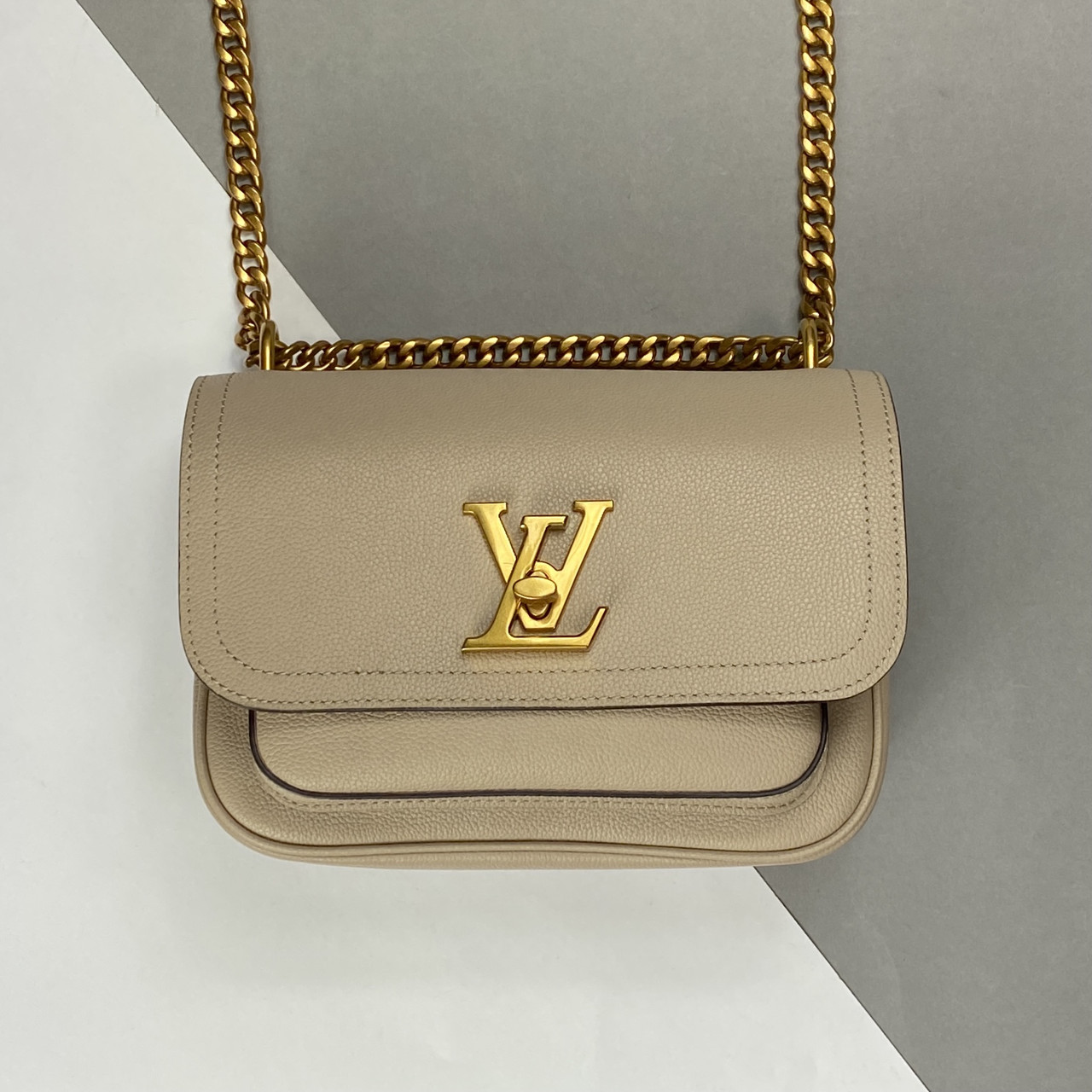 Сумка жіноча Louis Vuitton LOCKME CHAIN PM (Луї Віттон Локмі)