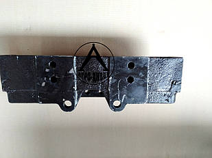 1521-4235020 Кронштейн кріплення баластних вантажів МТЗ-1025 , 1221