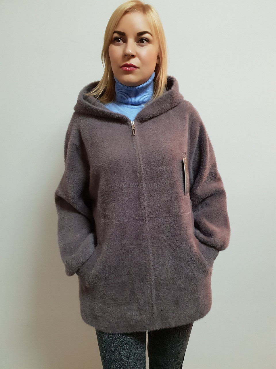 Жіноче пальто з капюшоном із вовни альпака 56-60