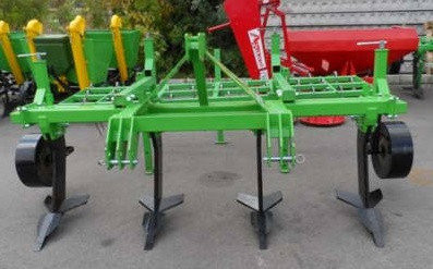 Глибокорозпушувач Bomet на 4 стійки (Польща)
