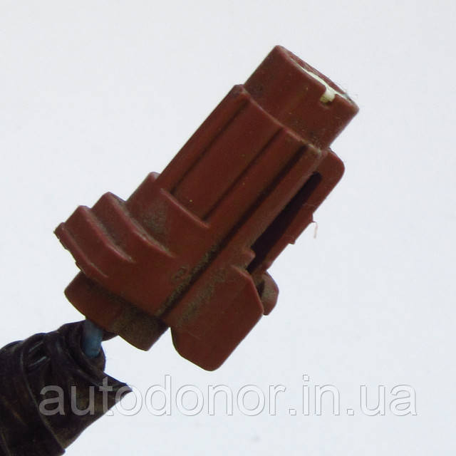 Фишка проводки салона автомобиля Nissan Leaf ZE0 / AZE0