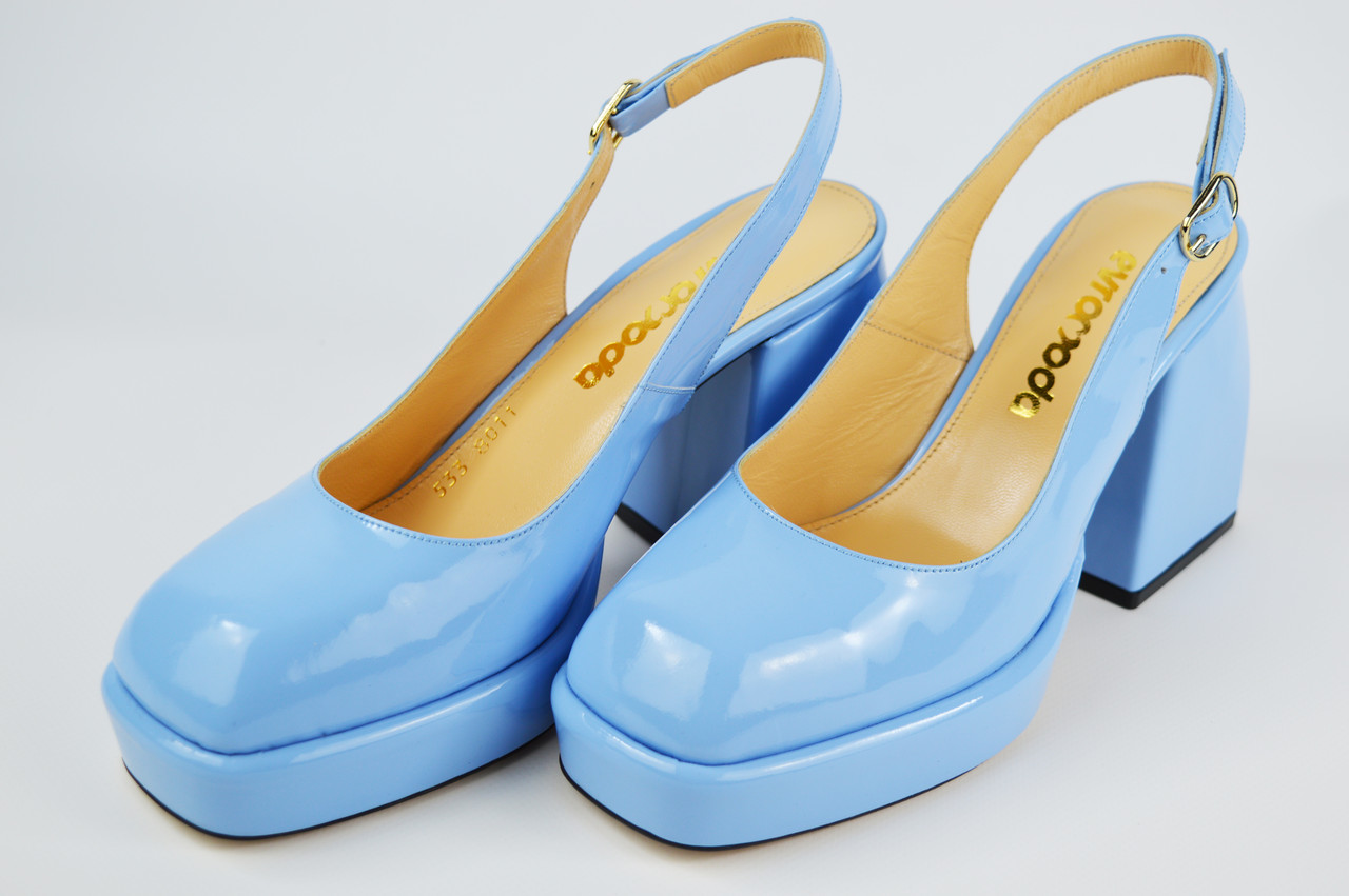 Босоніжки на короткому підборах Evromoda 8011 40 Блакитний лакова шкіра 36