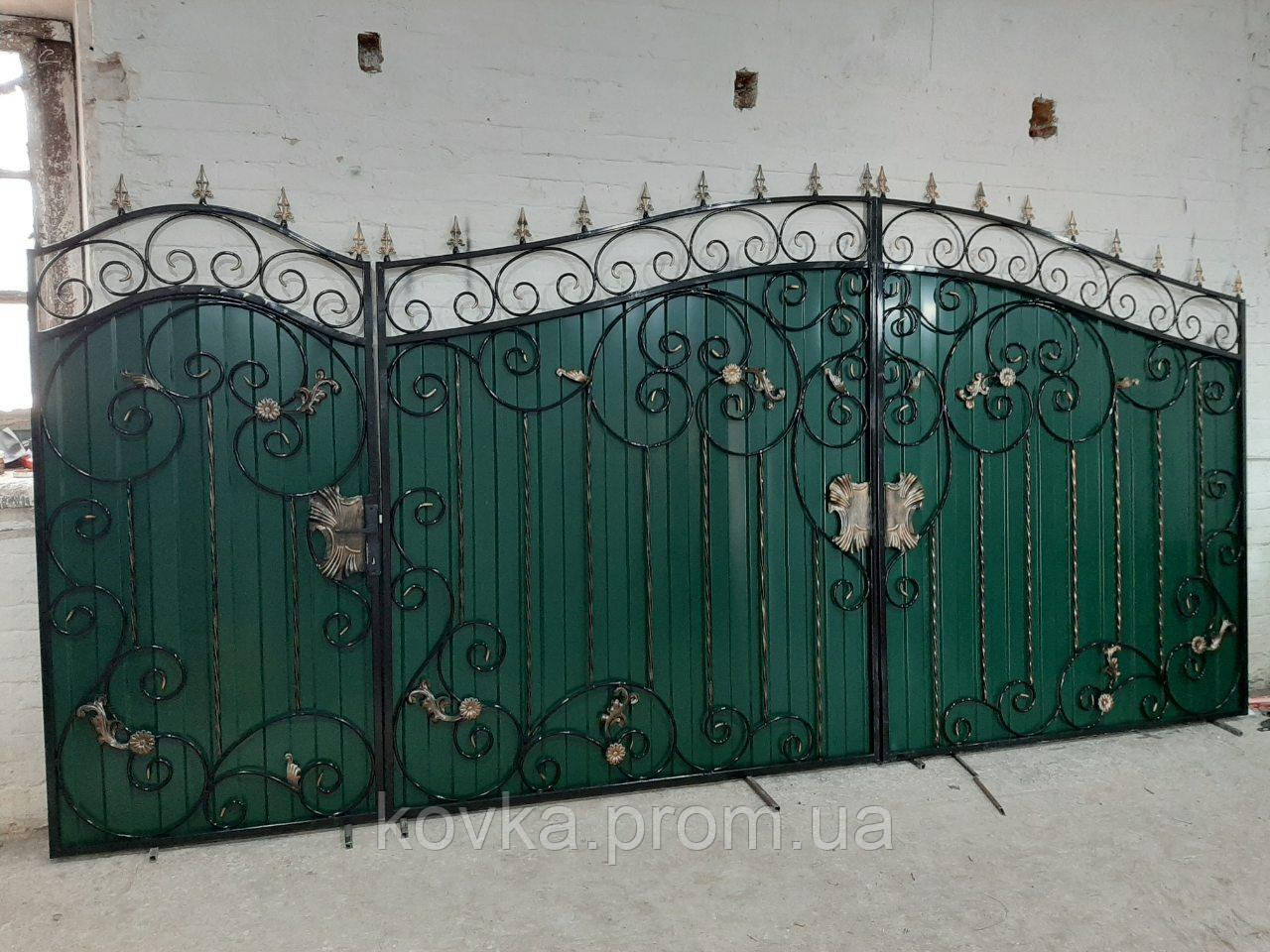 Кованые распашные ворота с калиткой из профнастилом, код: Р-0134 - фото 6 - id-p302710247