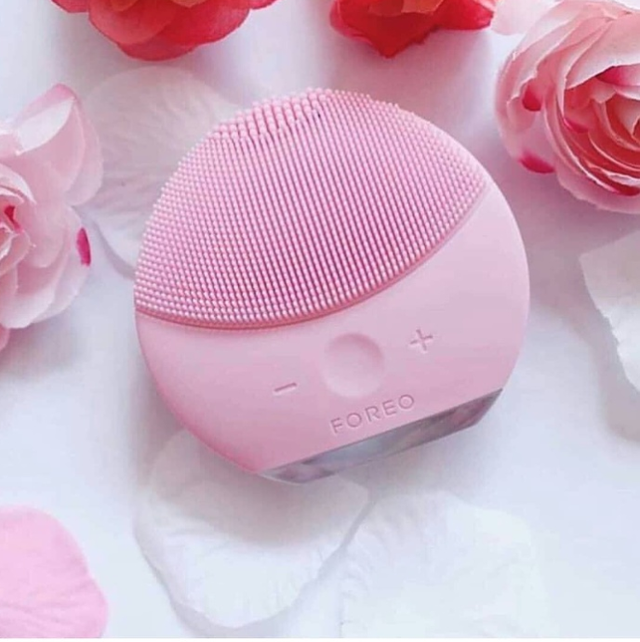 Електрична щітка-масажер для обличчя FOREO LUNA mini 2