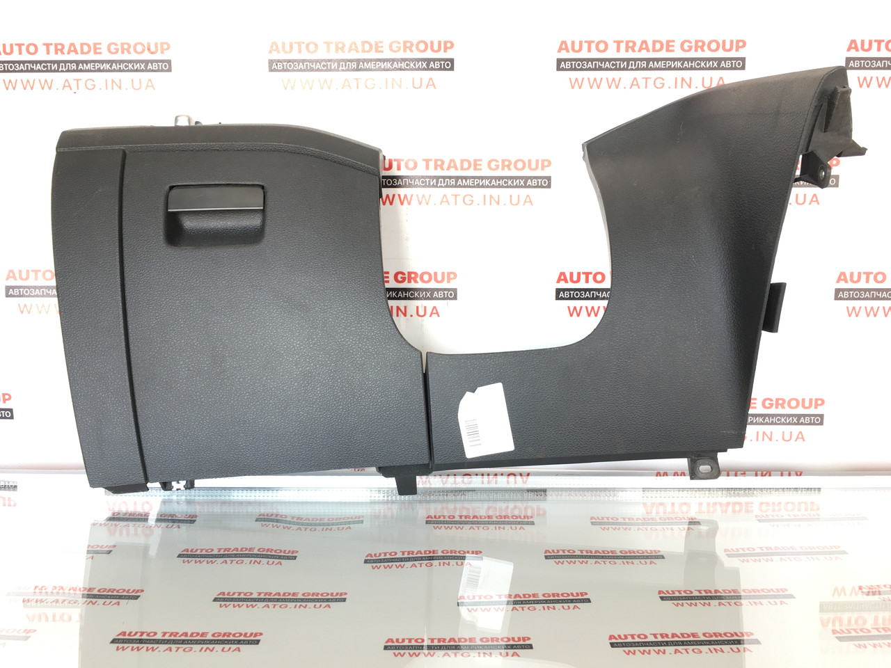 Накладка коліна водія VW Passat B7 USA 2012-2015 561-858-365-H-82V