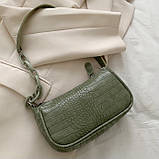 Жіноча класична маленька сумка багет на ланцюжку ремінці рептилія зелена оливкова хакі, фото 4