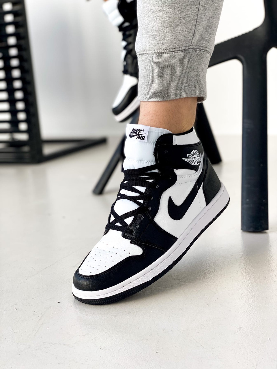 Кросовки чоловічий Air Jordan 1 Black-White 42\44р