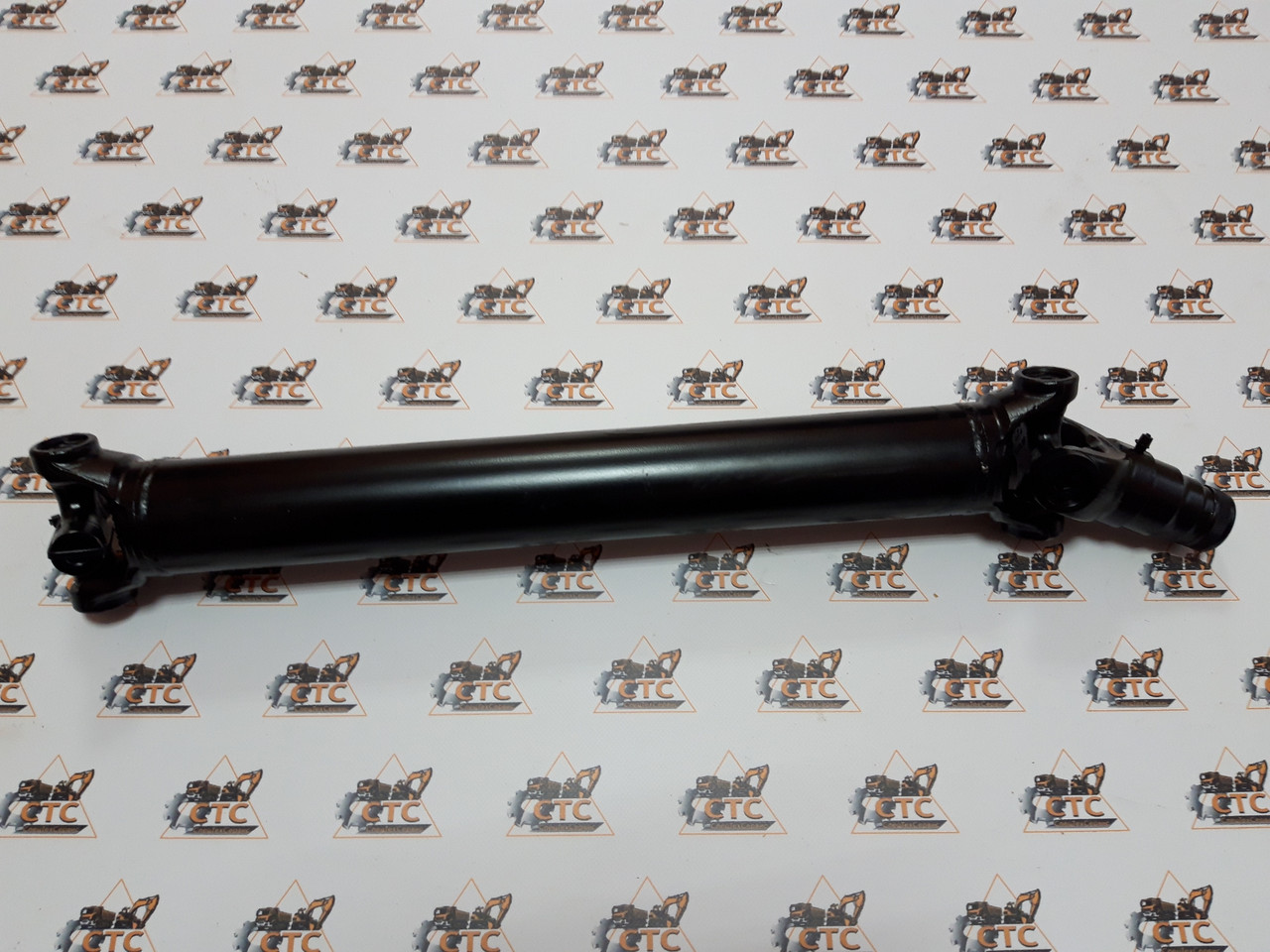 Карданний вал передній на VOLVO BL60B, BL61B, BL70B, BL71B номер: 16208728 VOE16208728 VOE 16208728