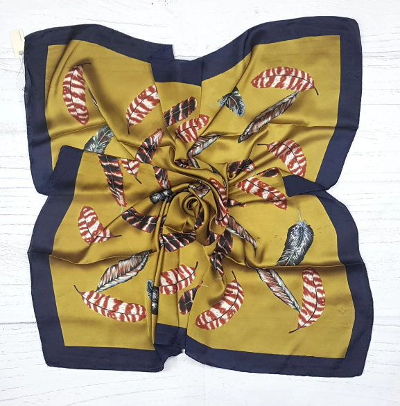 Шовкова хустка Пір`я 90*90 см гірчичний