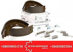 Колодки ручної системи MB Sprinter 408-416 96-06 (спара) (з пружинами). TRUCKTEC AUTOMOTIVE