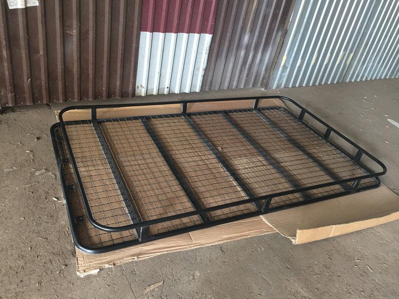 Багажник на дах у чорному маті Експедиційний багажник із сіткою на Nissan Patrol Y60 1987-1997