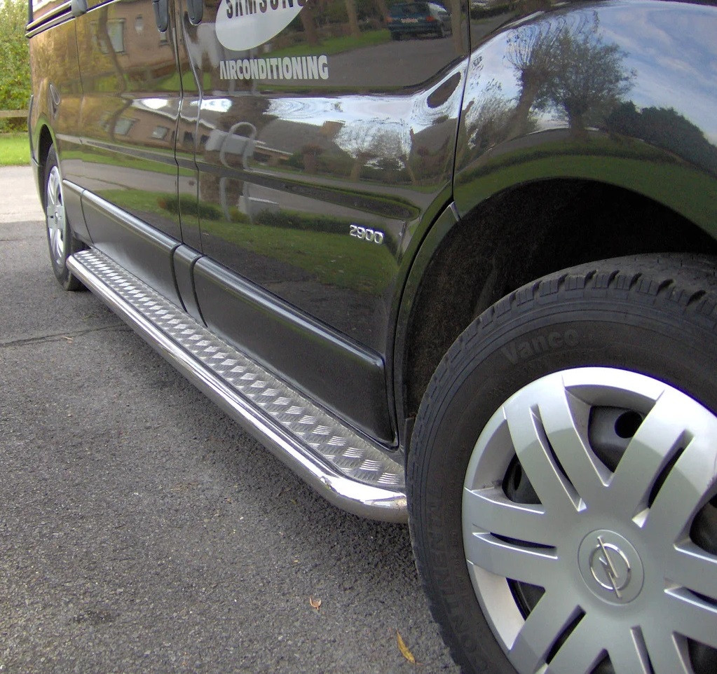 Бічні пороги площадки на Nissan Primastar 2002-2014 Підніжки труба з листом Ніссан Прімастар Довга база D60 Нерж