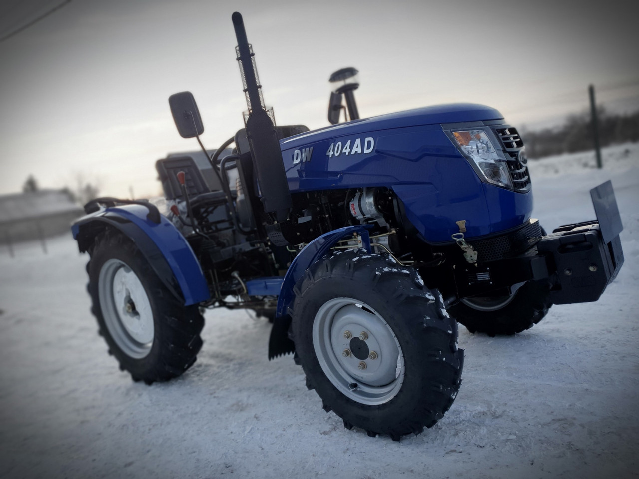 Трактор DW404AD, 40 кінських сил, 4X4, 4 циліндри, гідропідсилювач керма, широкі шини, велика вага, блокування