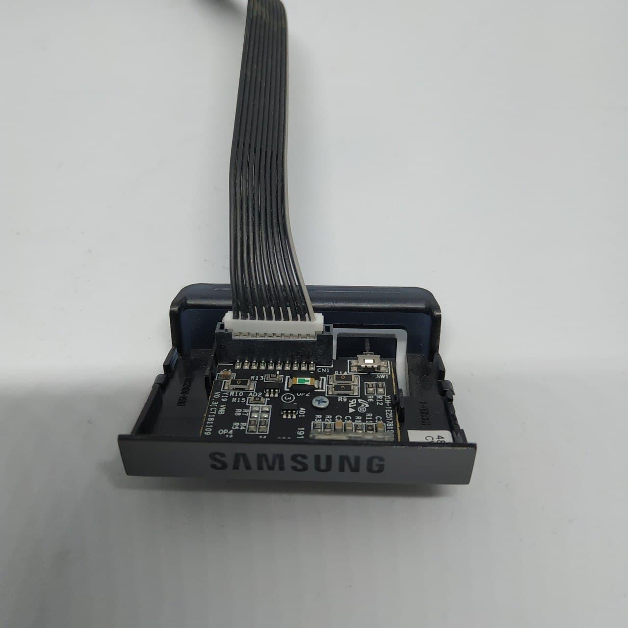 Кнопка увімкнення Samsung UE55RU7100U