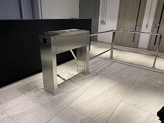 Установлен турникет полуростовой Турникет- трипод TWIX,