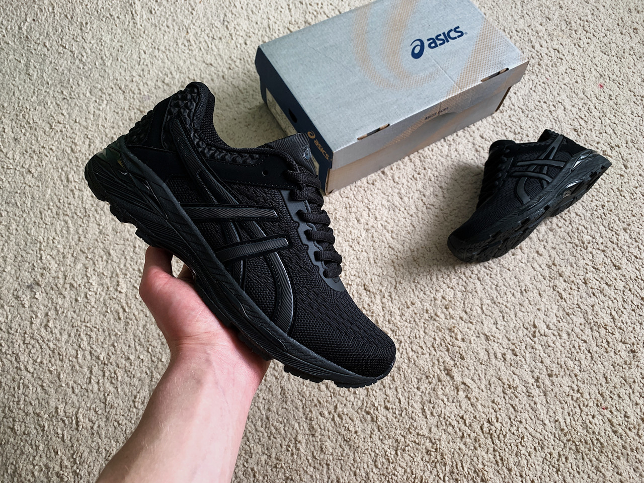 Чоловічі спортивні кросівки Asics GT-1000 чорні