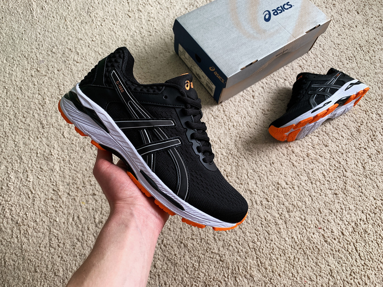 Чоловічі спортивні кросівки Asics GT-1000 чорні з білим