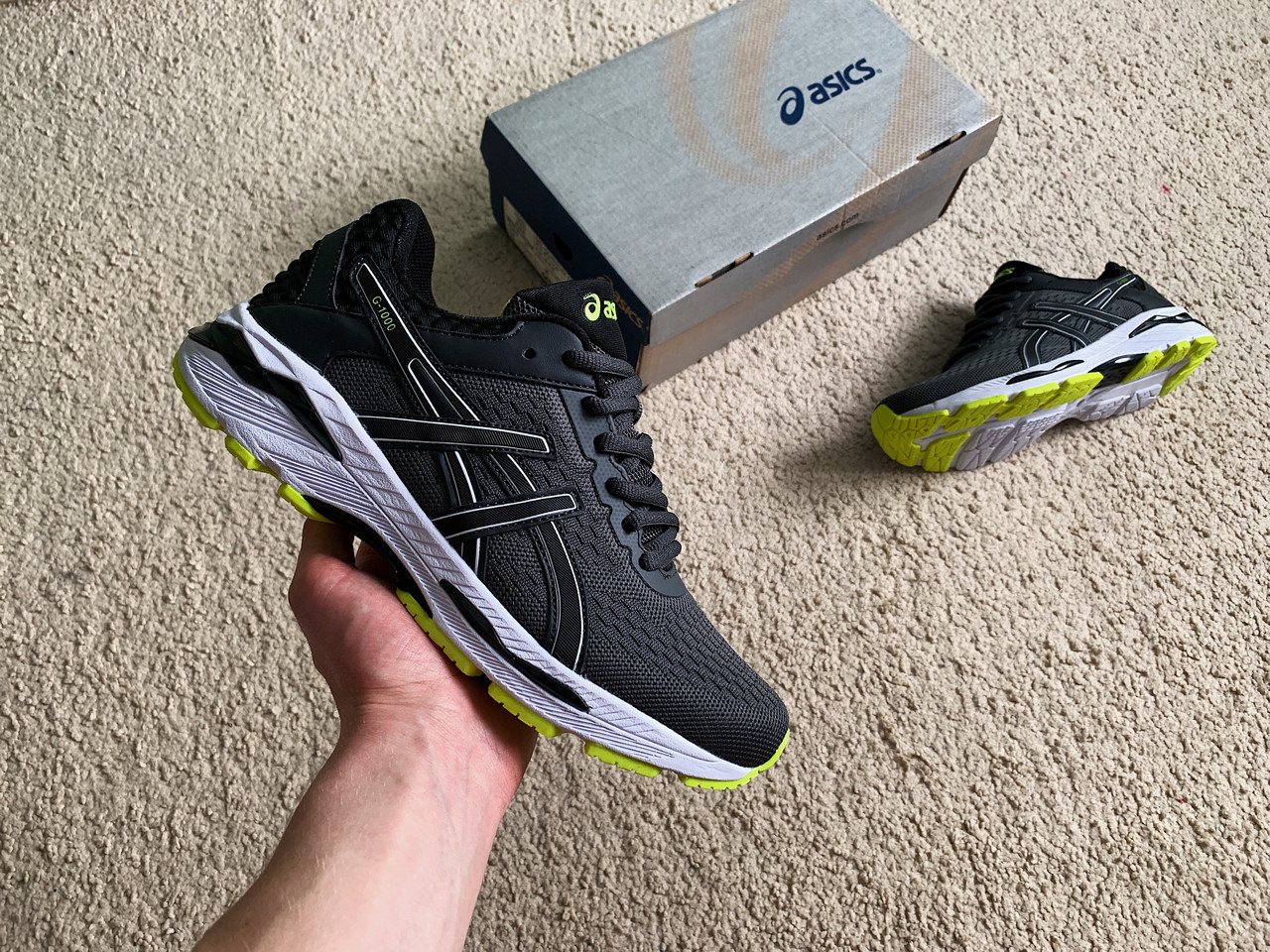 Чоловічі спортивні кросівки Asics GT-1000 сірі