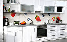 Кухонний фартух Молоко полуниця плівка скіналі ПВХ 60х200 см Ягоди Білий