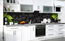 Кухонний фартух Ожина Листя плівка скіналі ПВХ 60х200 см Ягоди Чорний